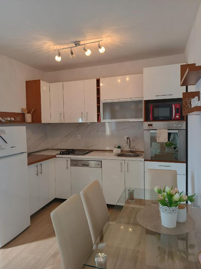 Apartament Apartman Anamaria Klis Zewnętrze zdjęcie