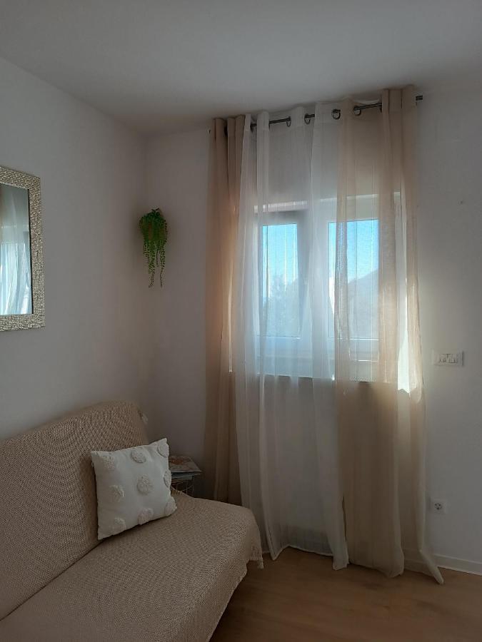 Apartament Apartman Anamaria Klis Zewnętrze zdjęcie